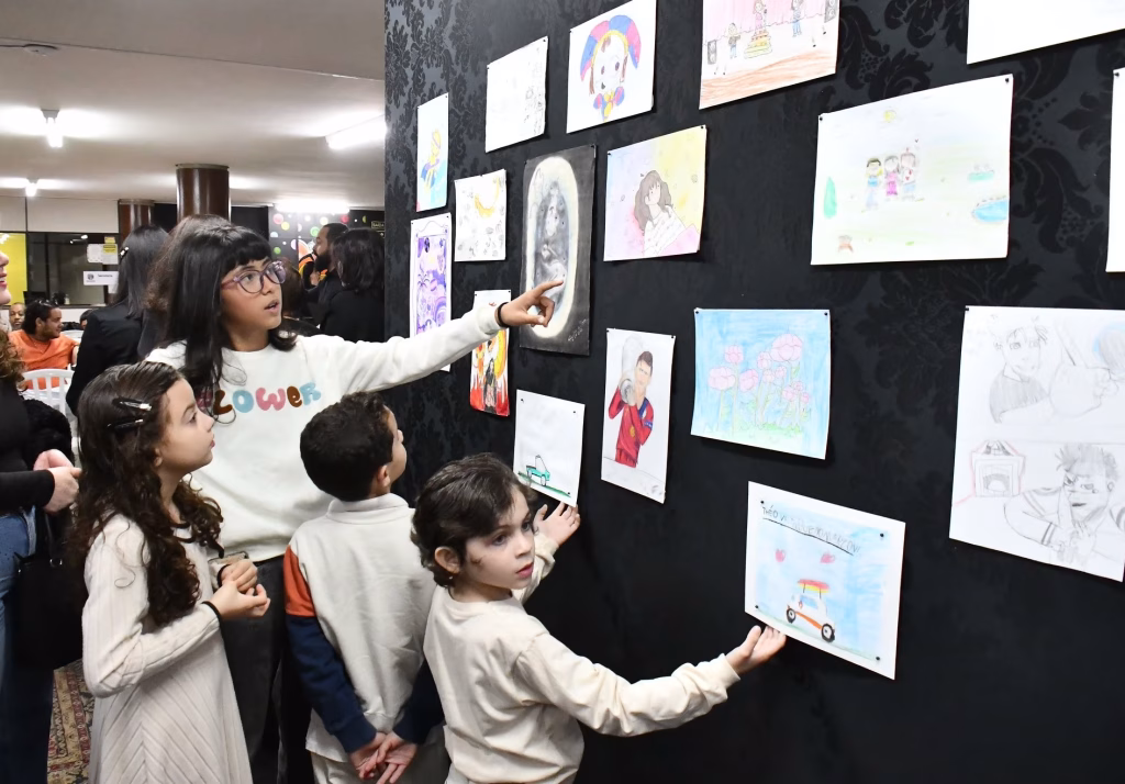 Exposição “Onde a Arte Cresce” destaca talento de jovens artistas em Umuarama